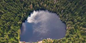 Der Glaswaldsee von oben